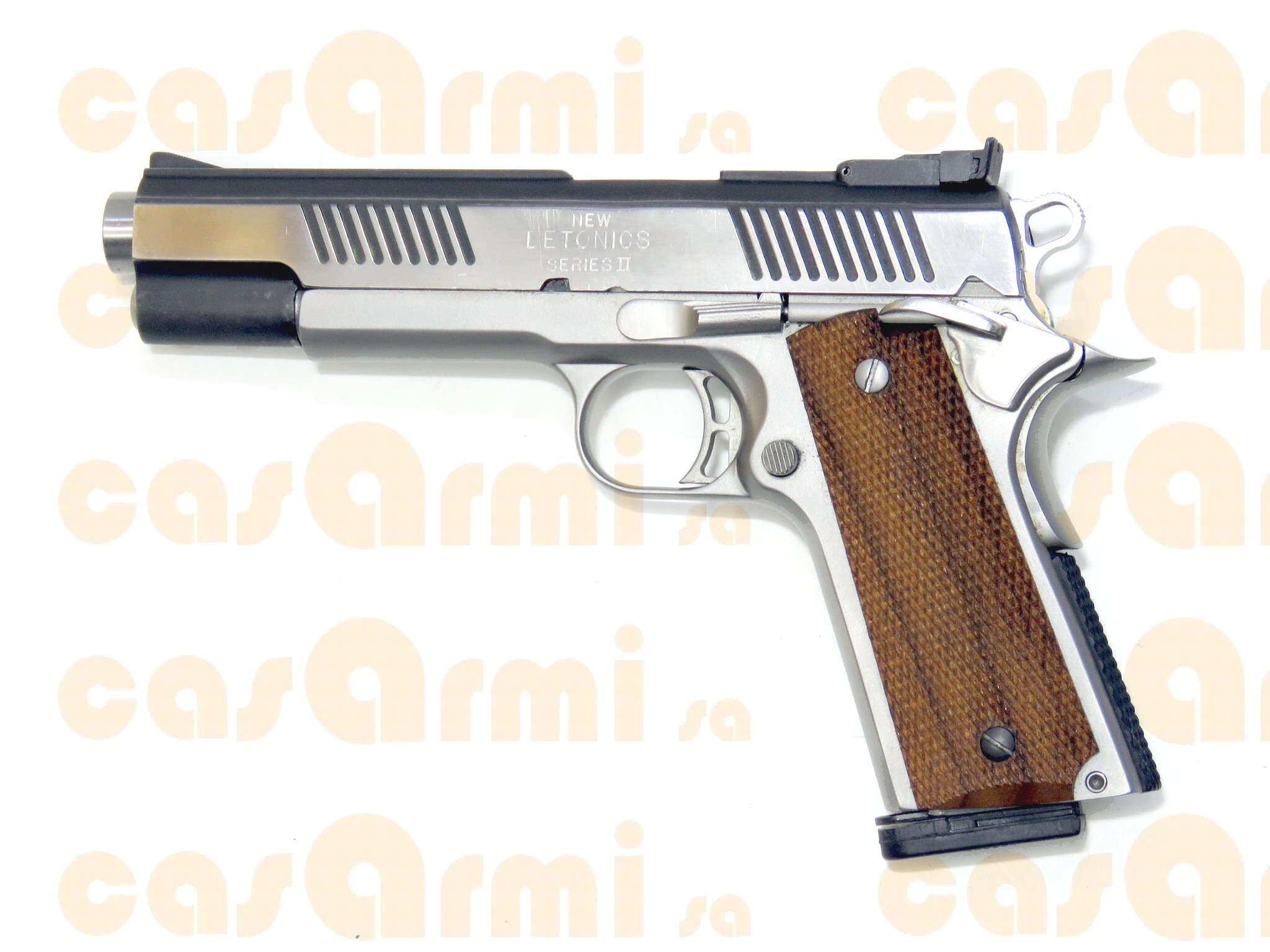 Detonics mod. Series II, con 4 caricatori .45 ACP